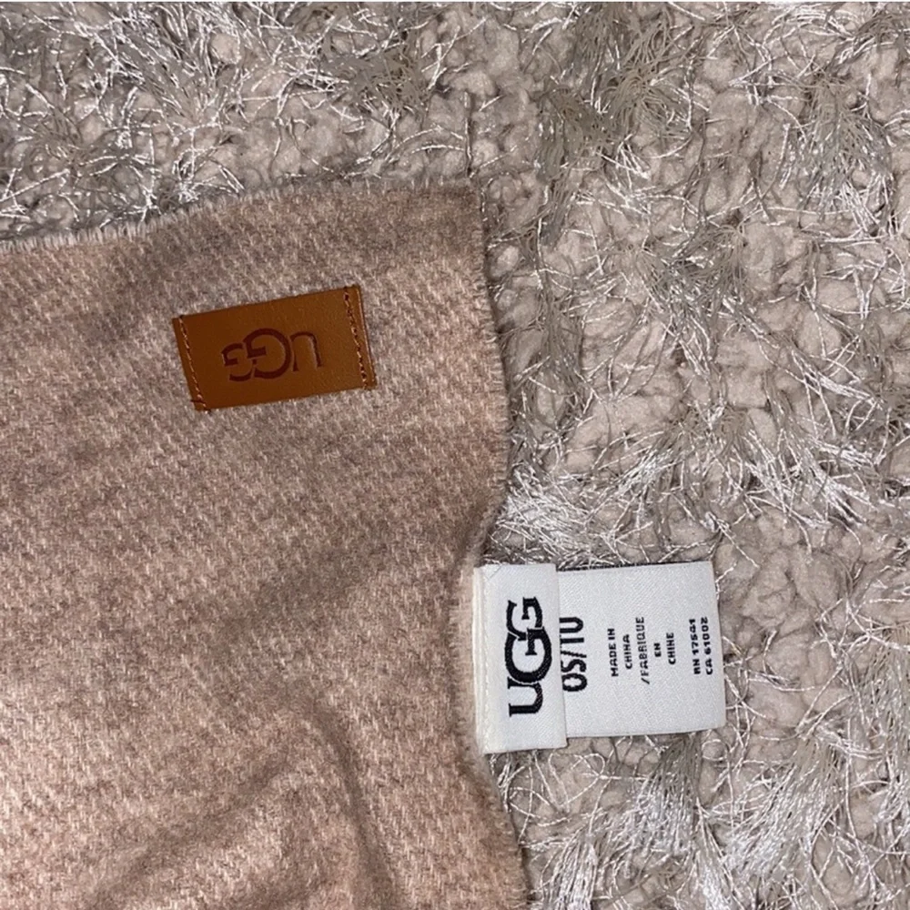 UGG Scarf W Woven Ugg Logo Scarf Beige Large Wrap